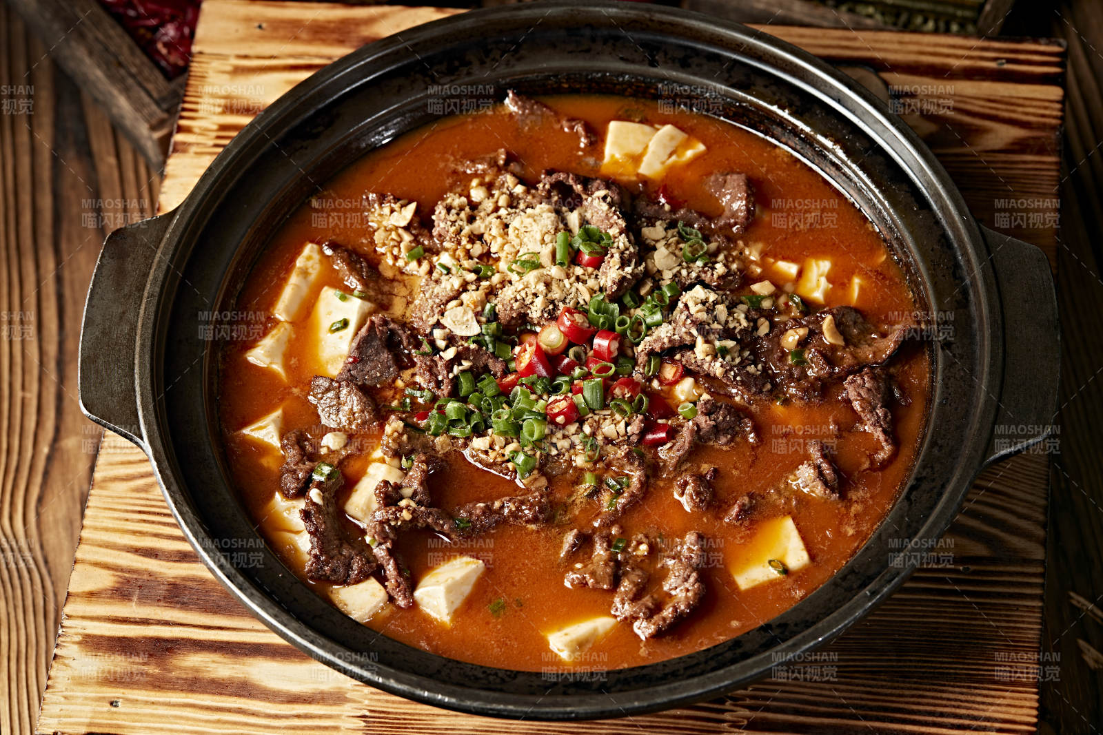 砂锅水煮牛肉内酯豆腐图片