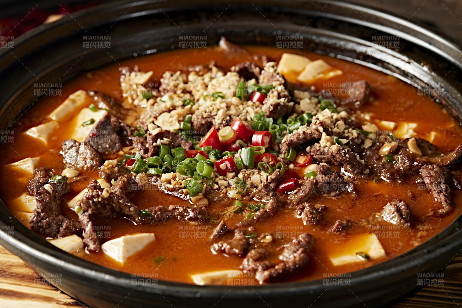 砂锅水煮牛肉内酯豆腐图片