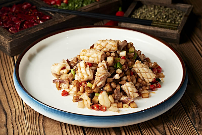 米椒杏鲍菇粒爆炒鱿鱼卷图片