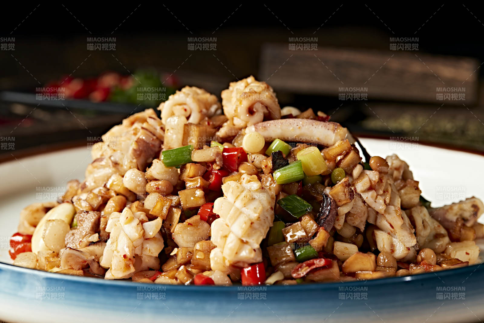 米椒杏鲍菇粒爆炒鱿鱼卷图片