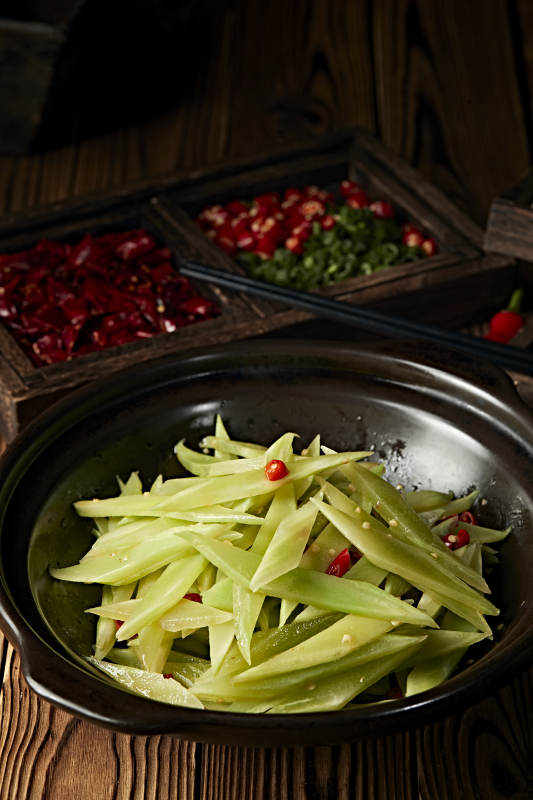 砂锅米椒莴笋片图片