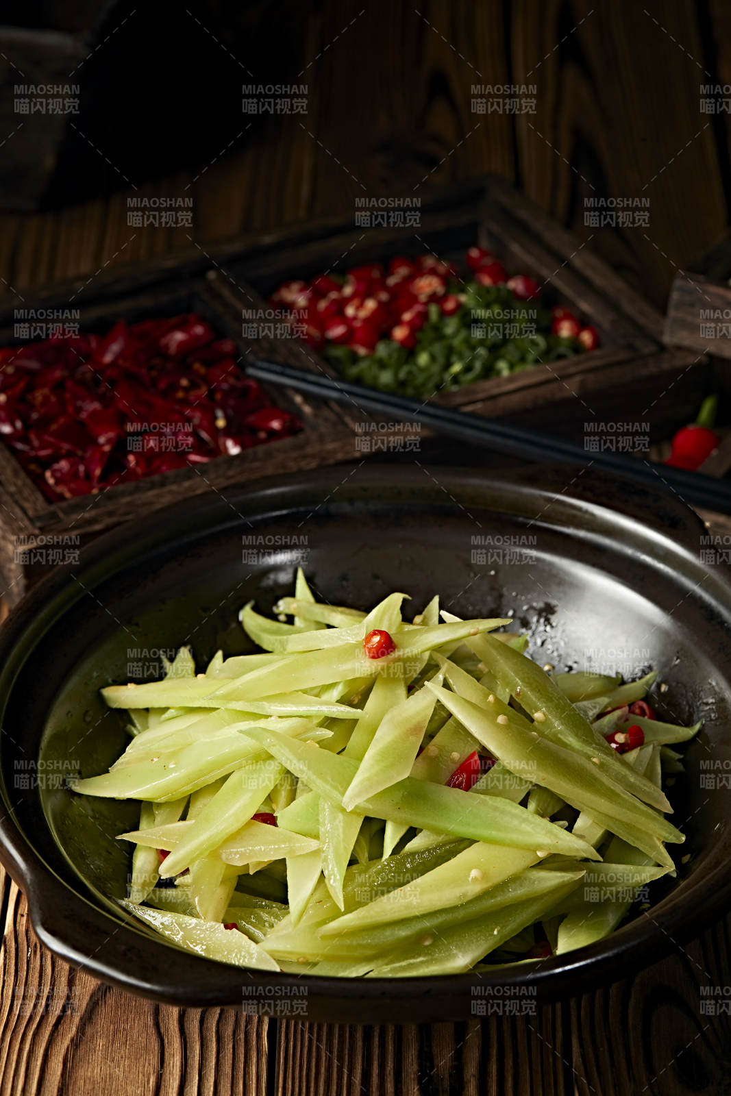 砂锅米椒莴笋片图片