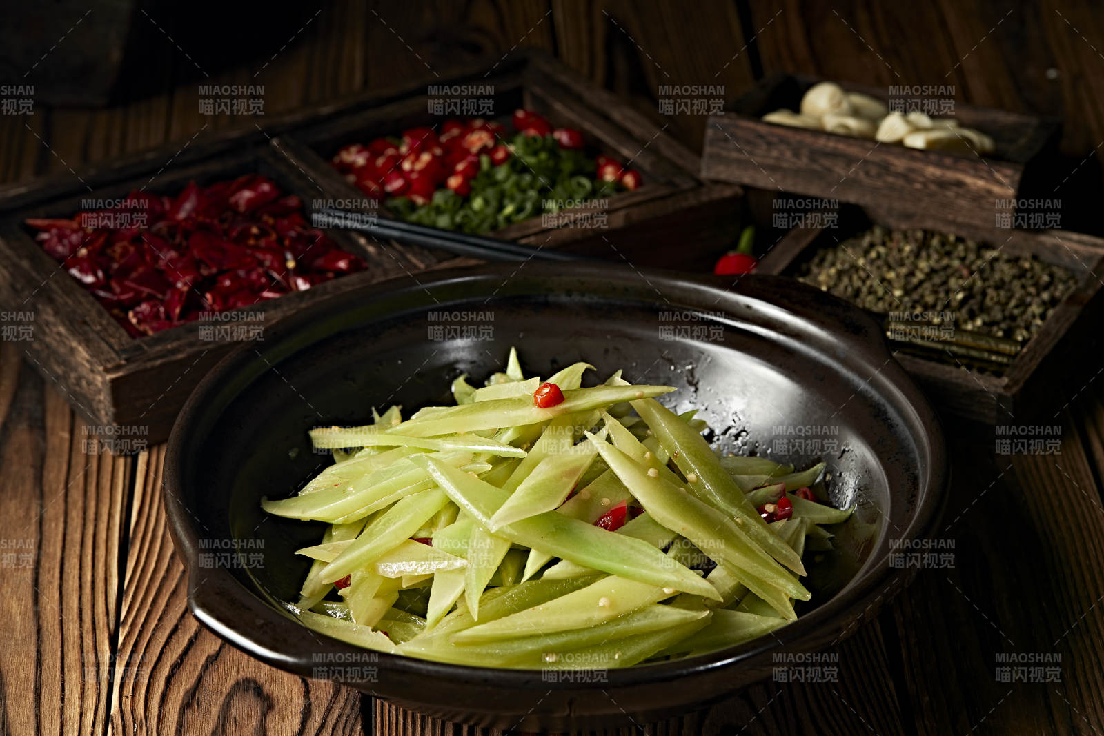 砂锅米椒莴笋片图片