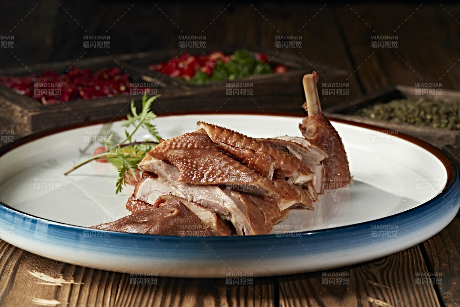 半只切块熏鸡图片
