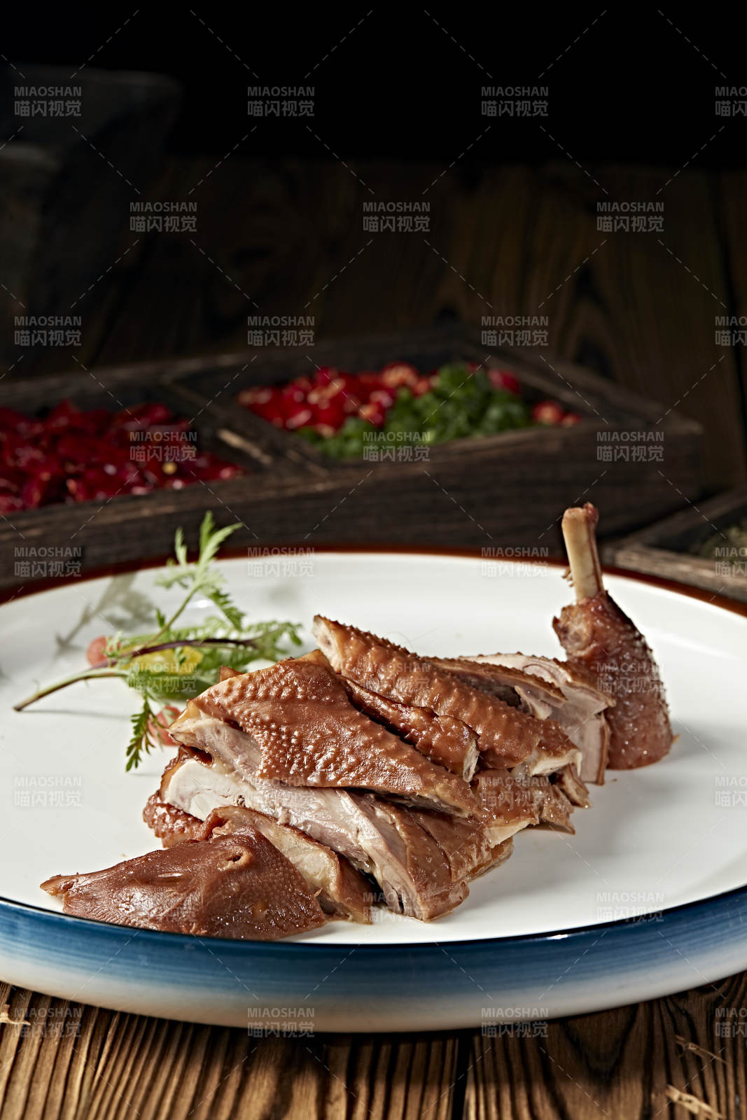 半只切块熏鸡图片