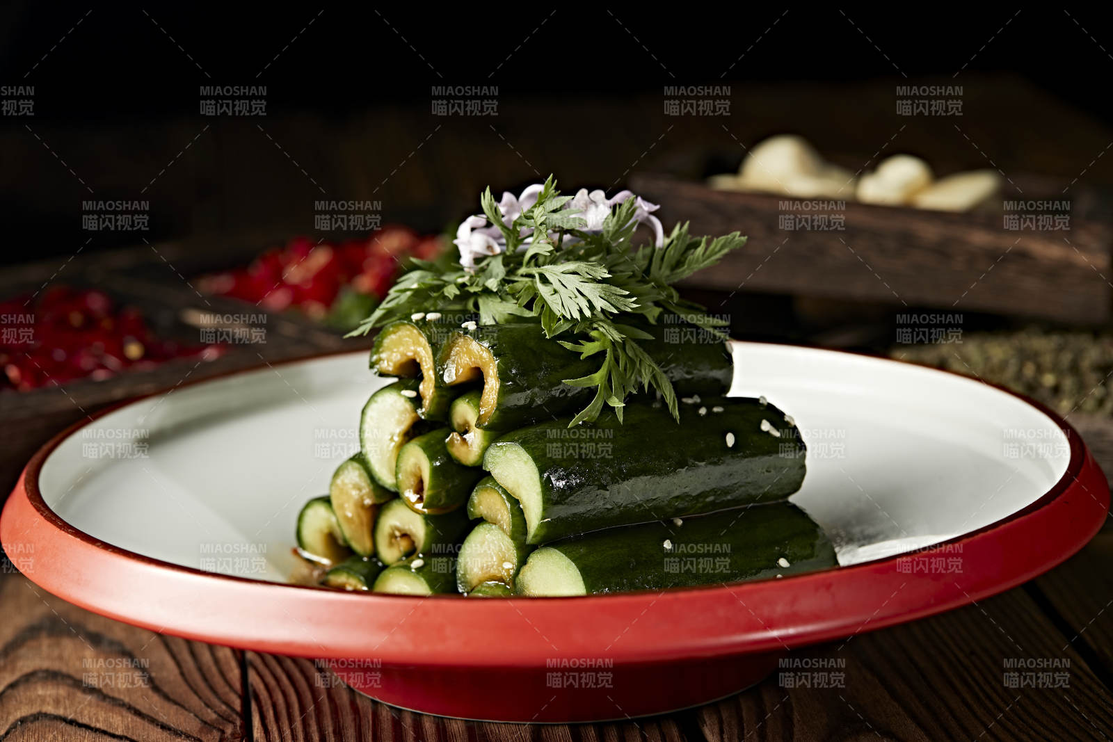 美味凉菜浇汁青瓜图片