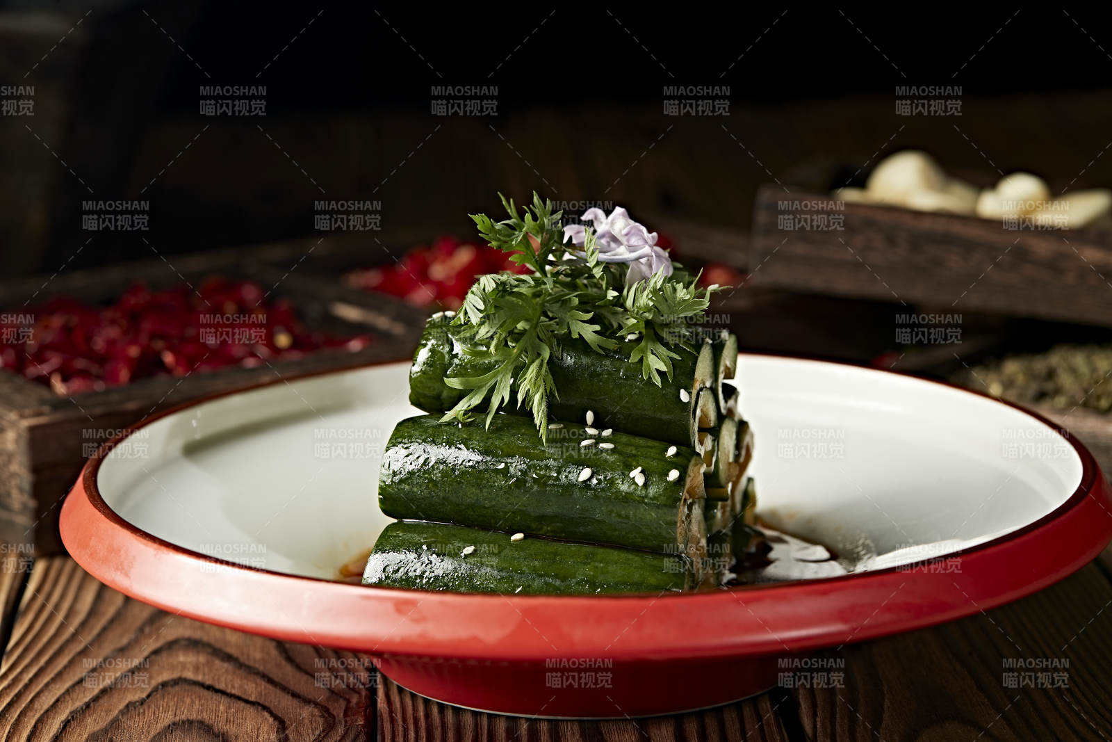 美味凉菜浇汁青瓜图片