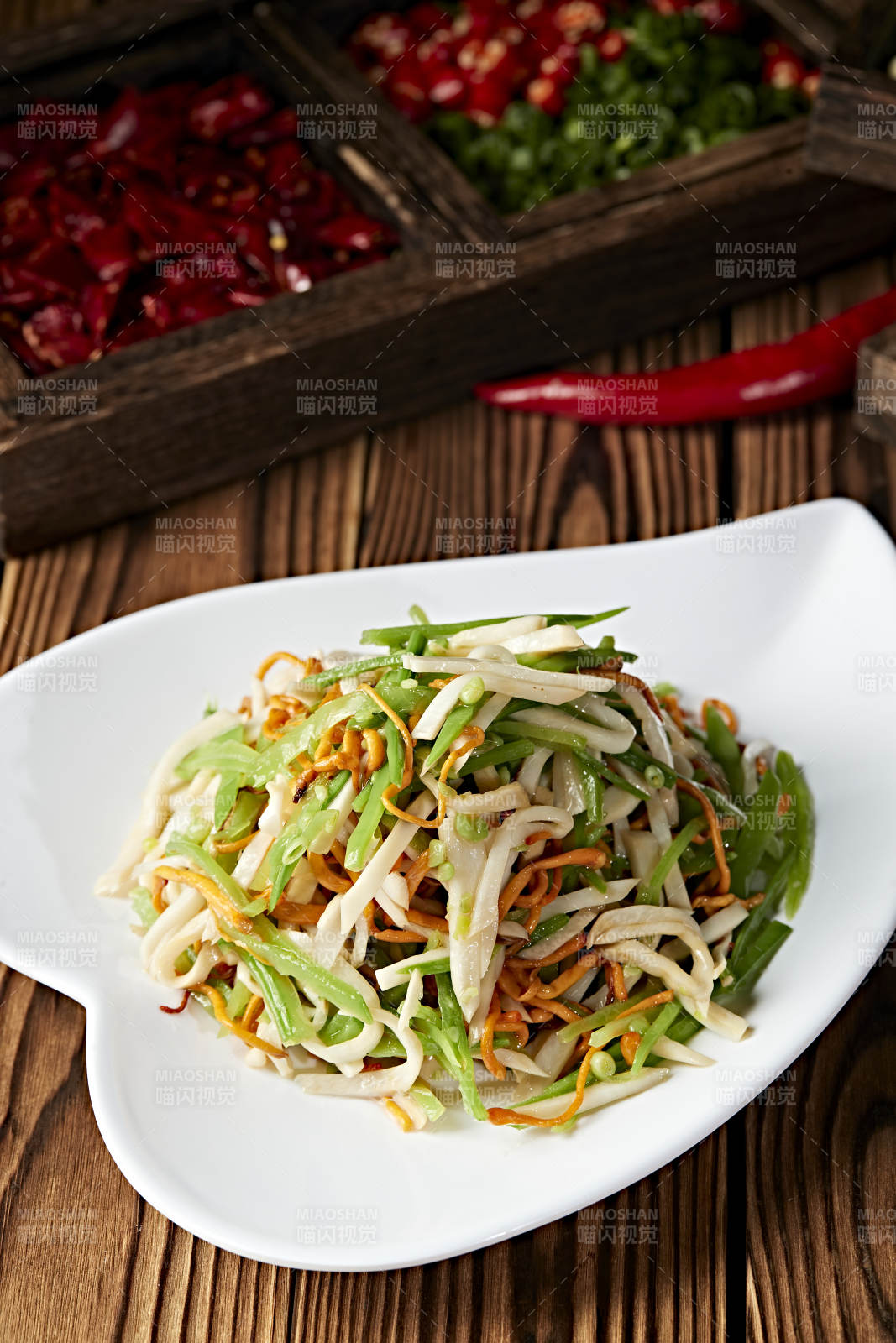 芥末油凉拌素三丝图片