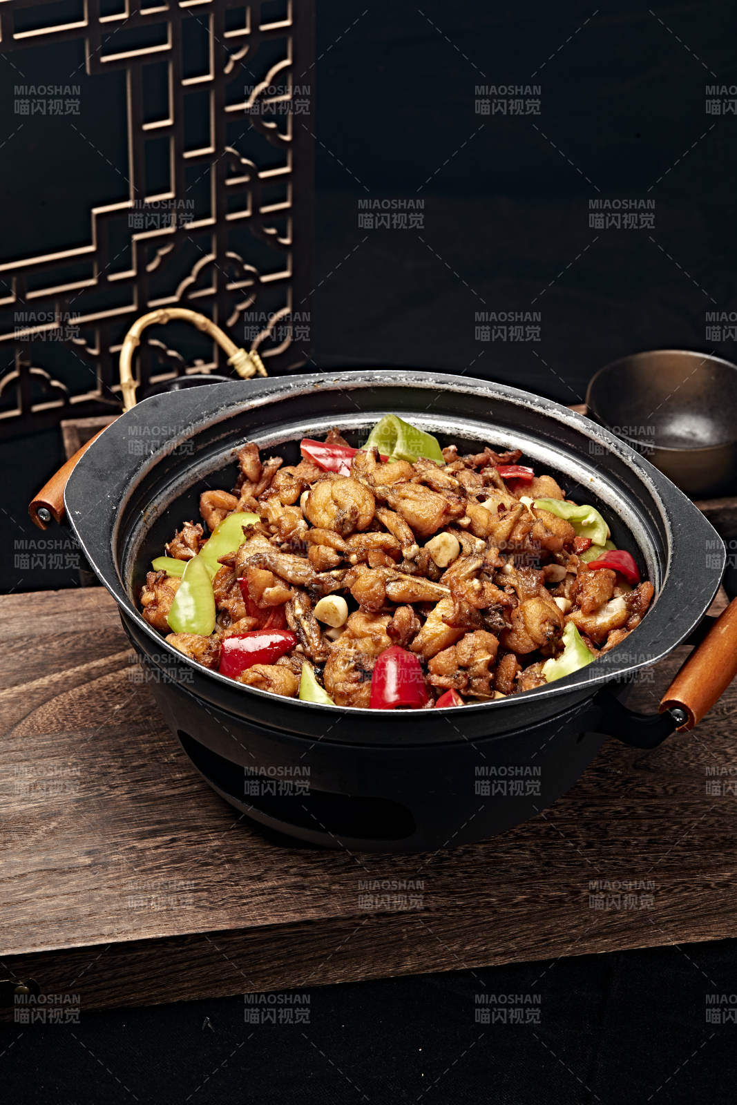 川味麻辣牛蛙香辣牛蛙干锅牛蛙肥肠牛蛙图片