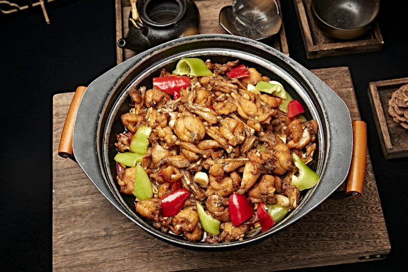 川味麻辣牛蛙香辣牛蛙干锅牛蛙肥肠牛蛙图片