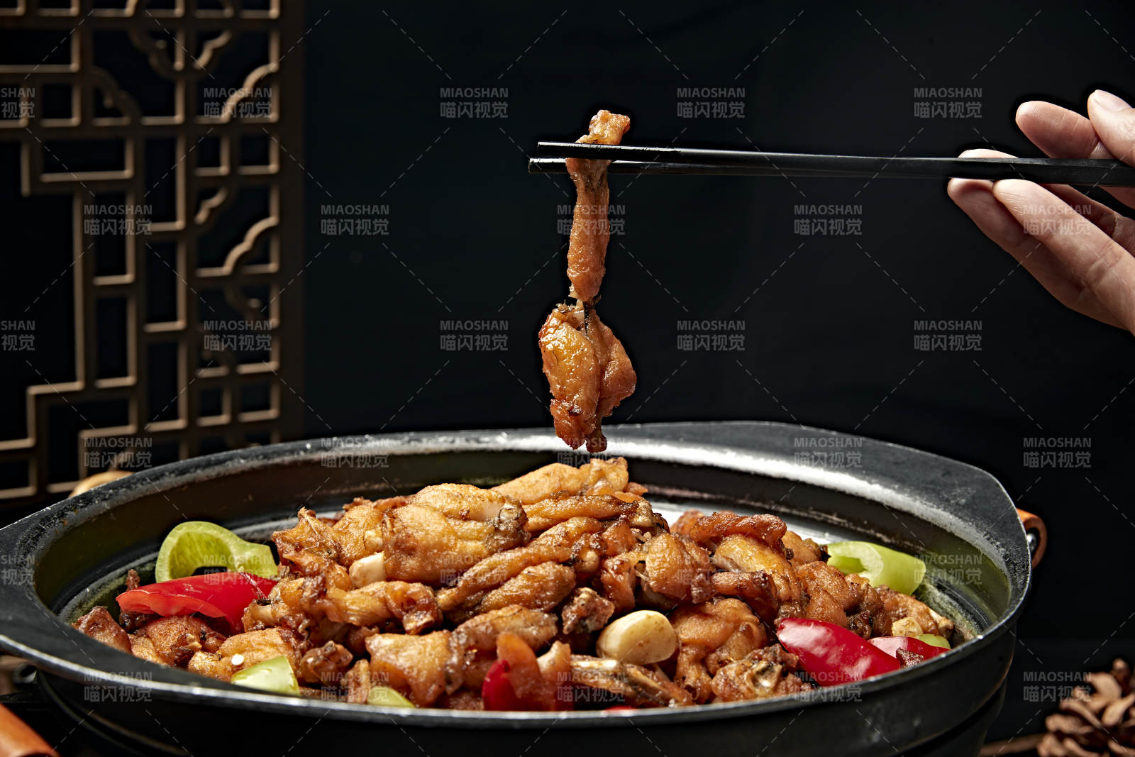 川味麻辣牛蛙香辣牛蛙干锅牛蛙肥肠牛蛙图片