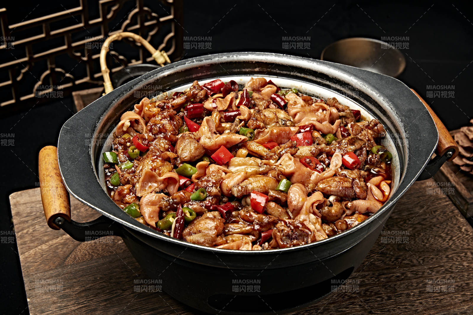 川味麻辣牛蛙香辣牛蛙干锅牛蛙肥肠牛蛙图片