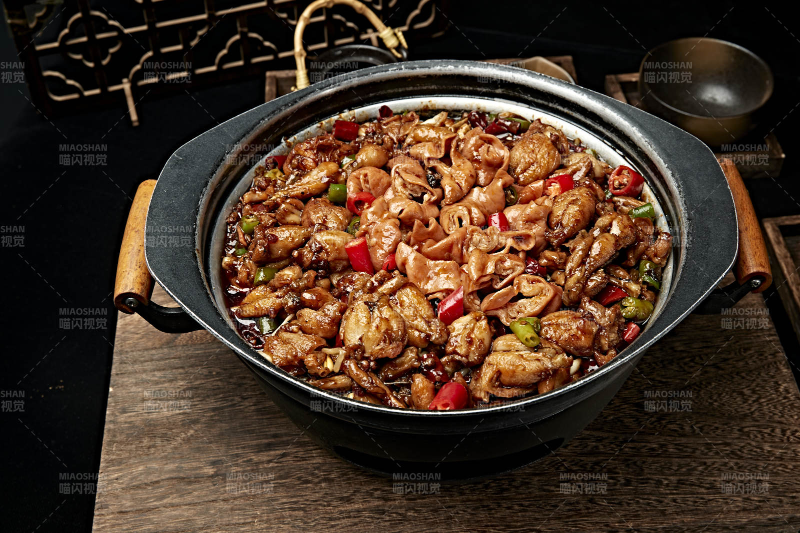 川味麻辣牛蛙香辣牛蛙干锅牛蛙肥肠牛蛙图片