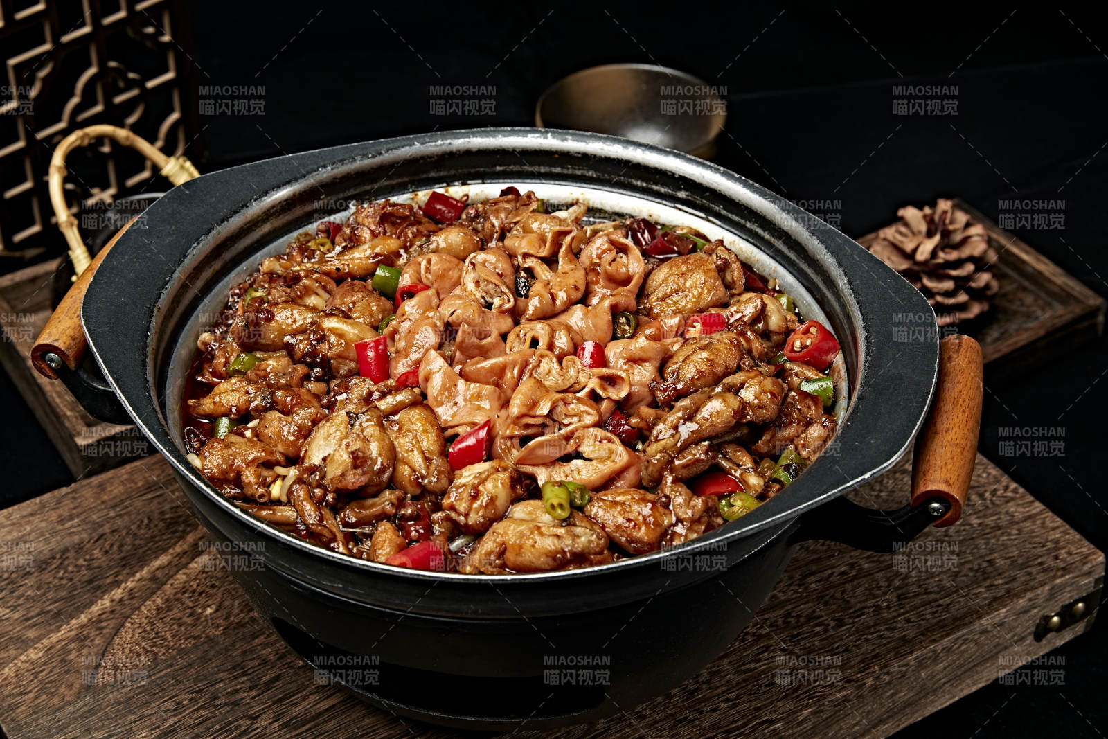 川味麻辣牛蛙香辣牛蛙干锅牛蛙肥肠牛蛙图片