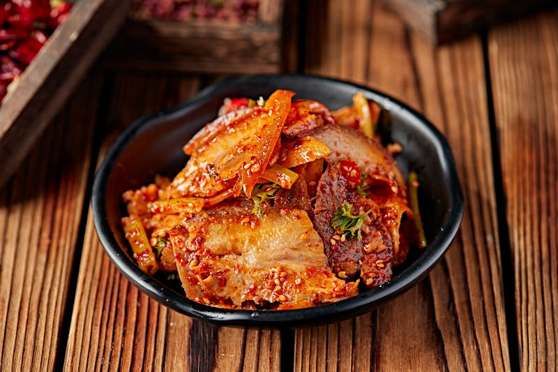 红油香辣烟熏猪五花肉切片图片