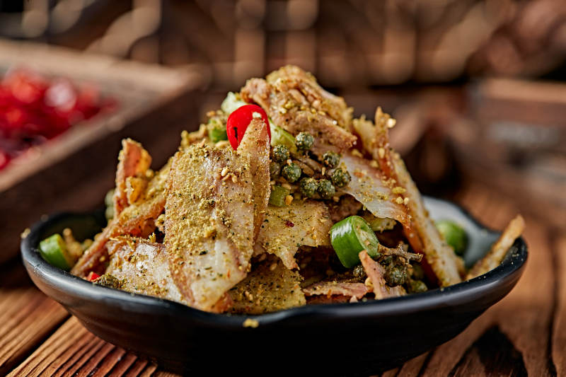 藤椒椒麻烟熏猪五花肉切片图片