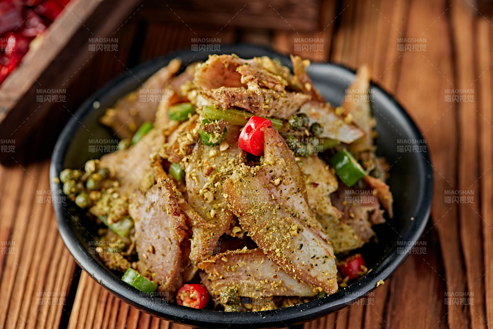 藤椒椒麻烟熏猪五花肉切片图片