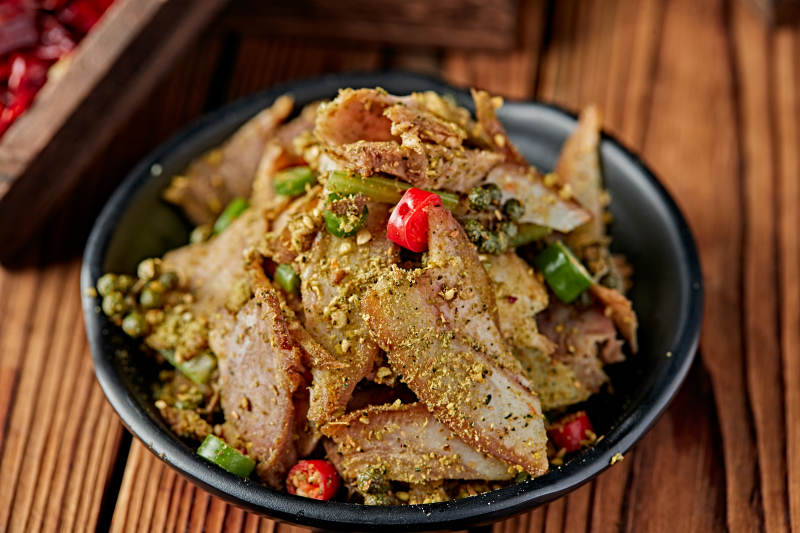 藤椒椒麻烟熏猪五花肉切片图片