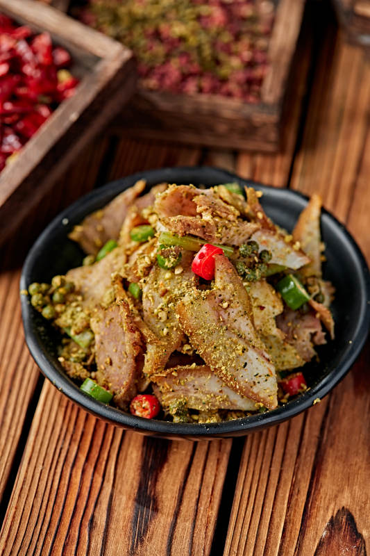 藤椒椒麻烟熏猪五花肉切片图片