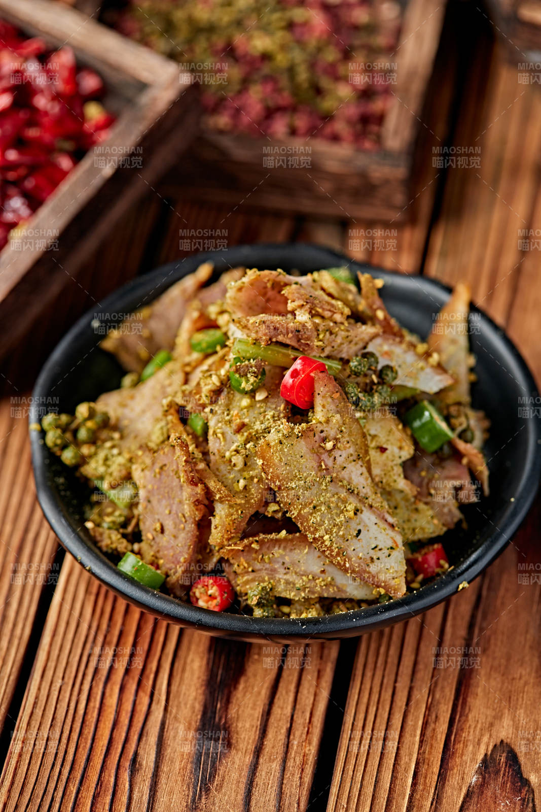 藤椒椒麻烟熏猪五花肉切片图片