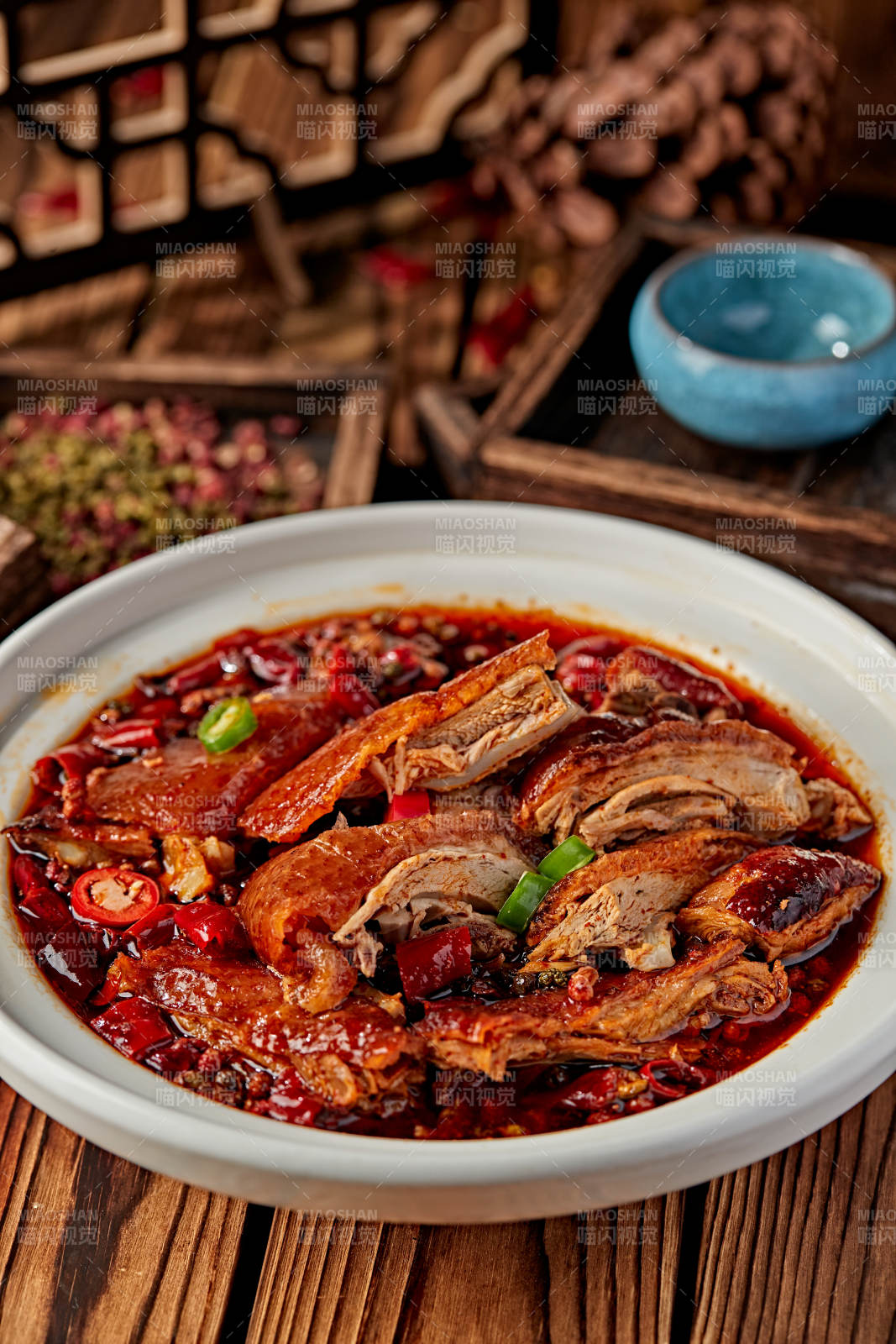 砂锅红油香辣炖老鸭图片