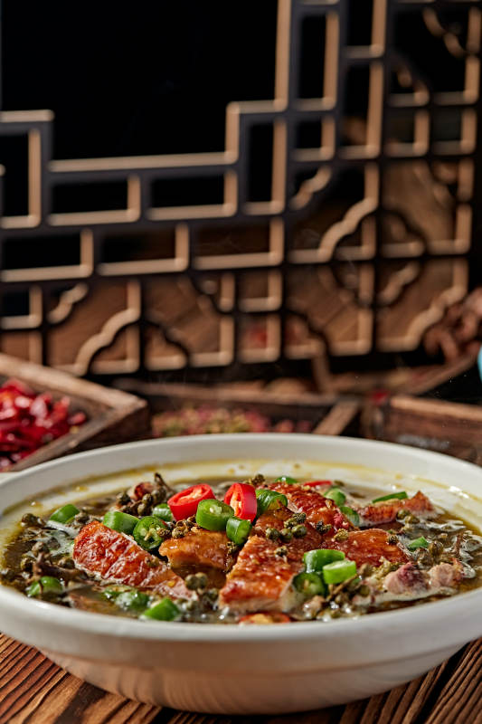 砂锅藤椒椒麻炖老鸭图片