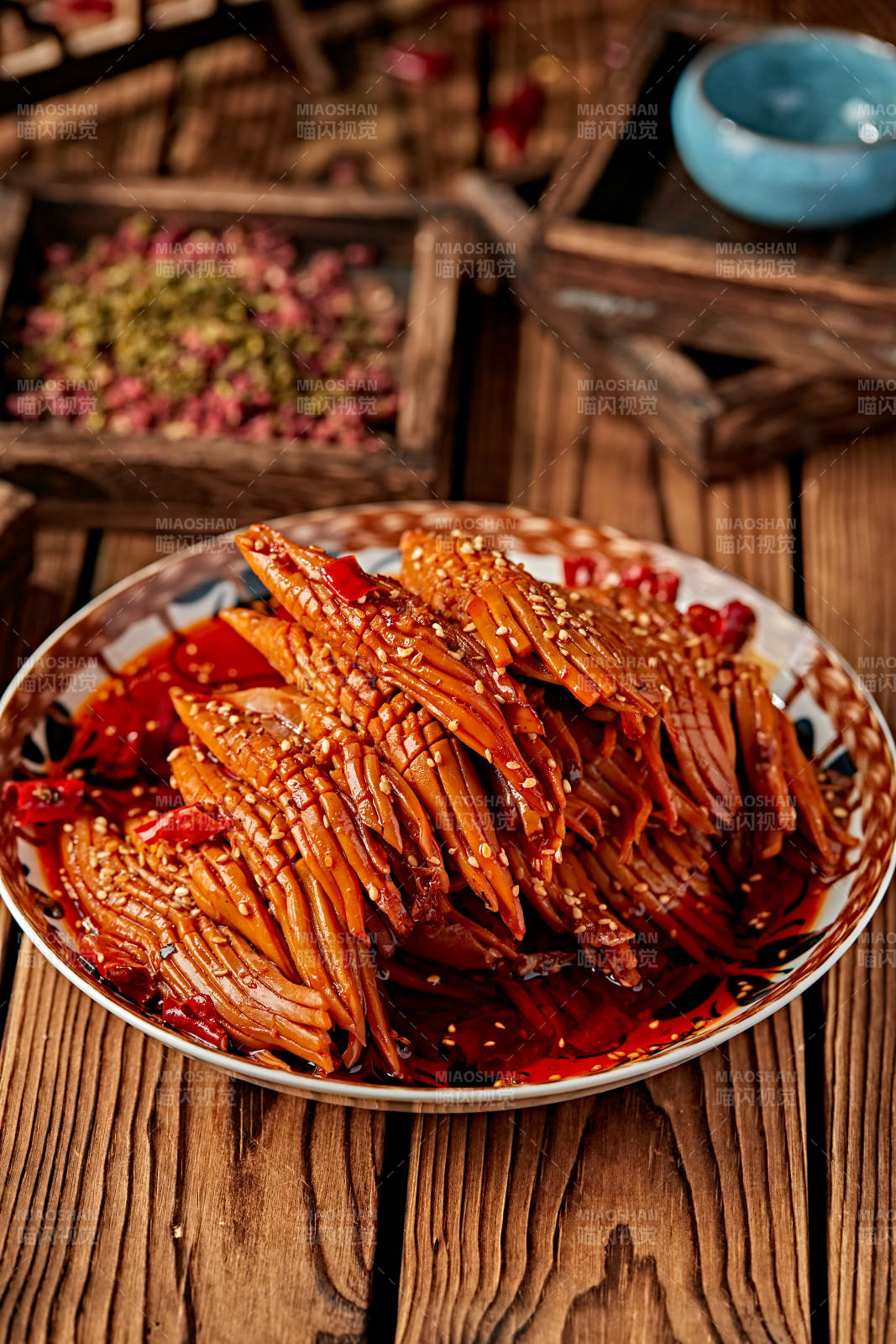 红油香辣火箭鱿鱼身图片