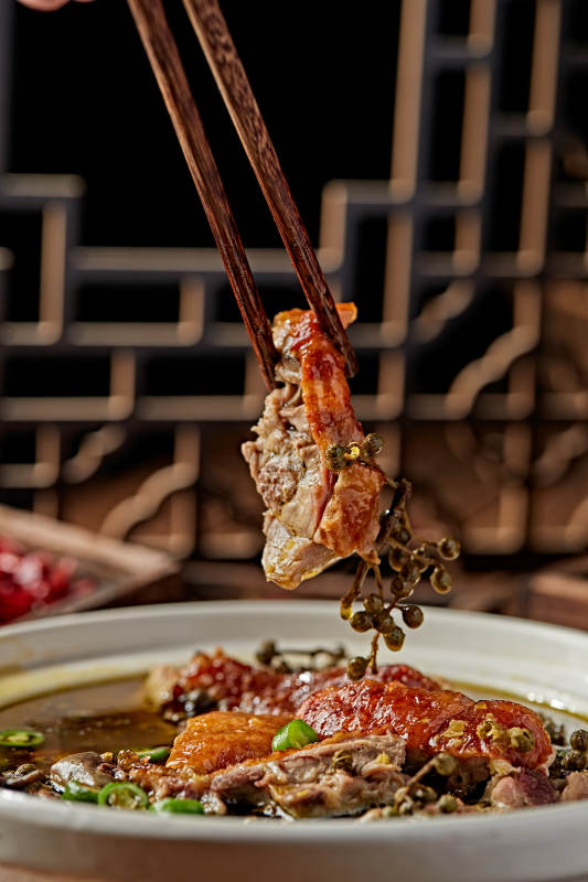 砂锅藤椒椒麻炖老鸭图片