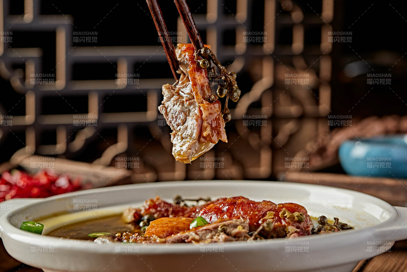 砂锅藤椒椒麻炖老鸭图片