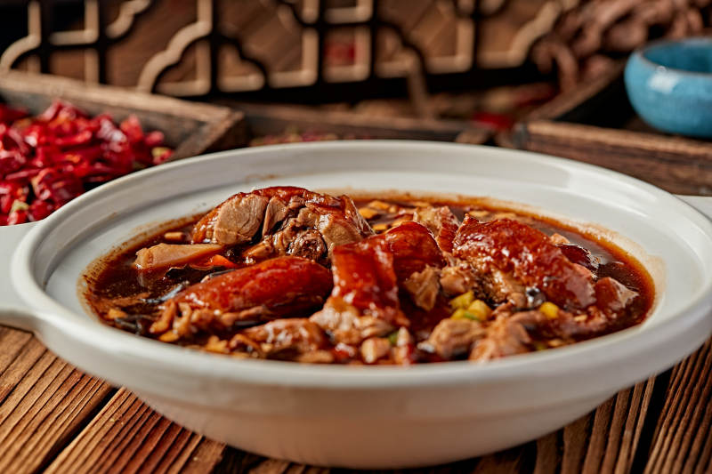砂锅酱香炖老鸭图片