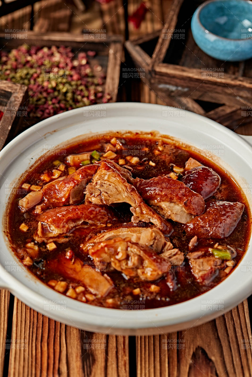 砂锅酱香炖老鸭图片