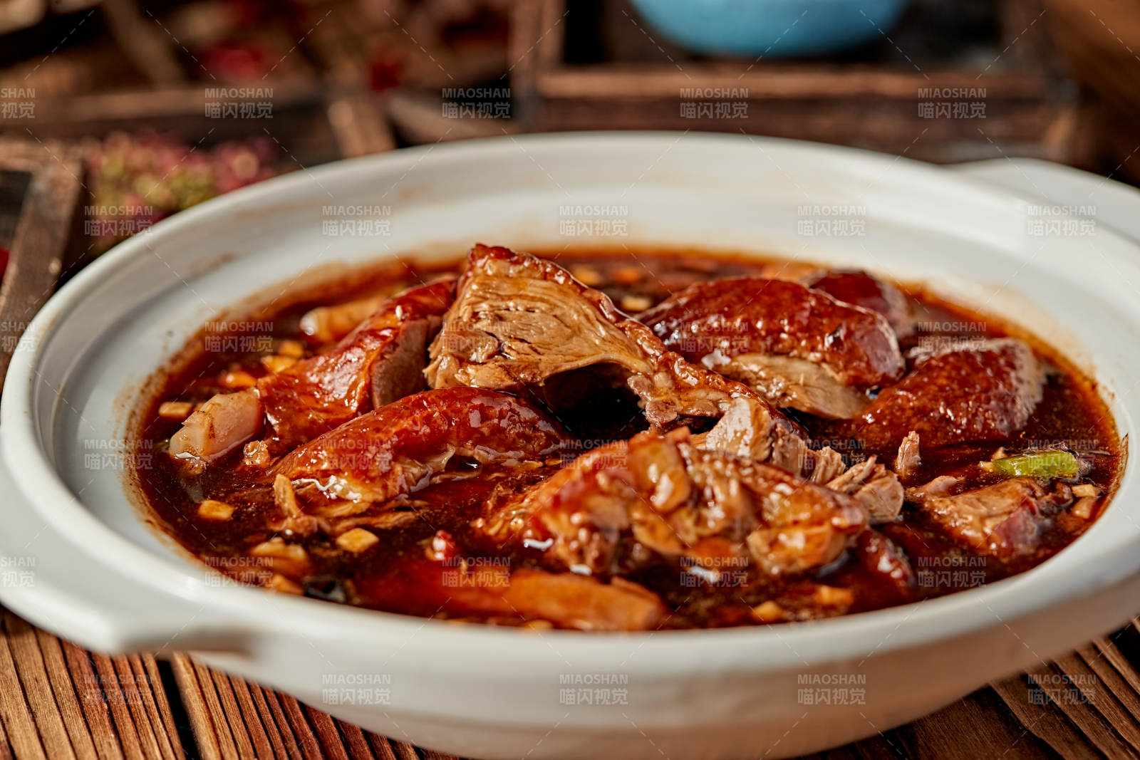 砂锅酱香炖老鸭图片