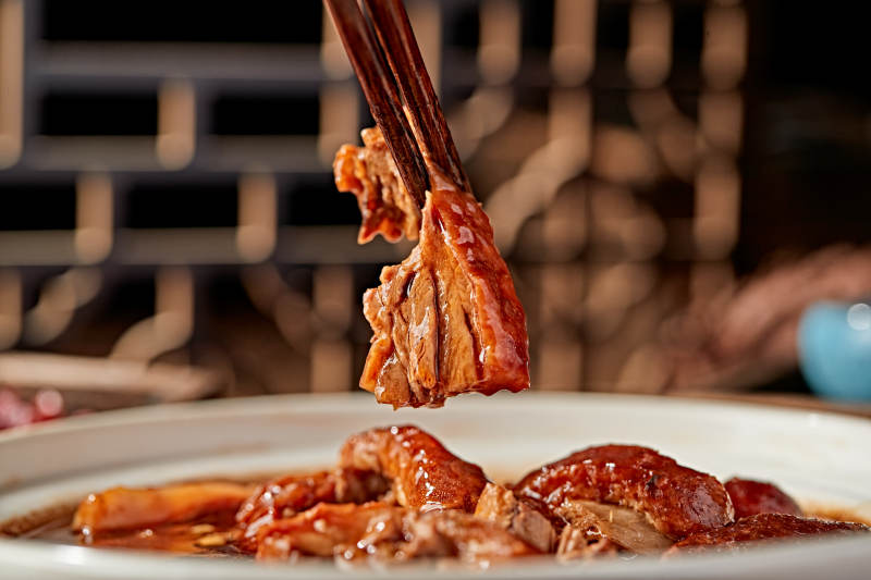 砂锅酱香炖老鸭图片