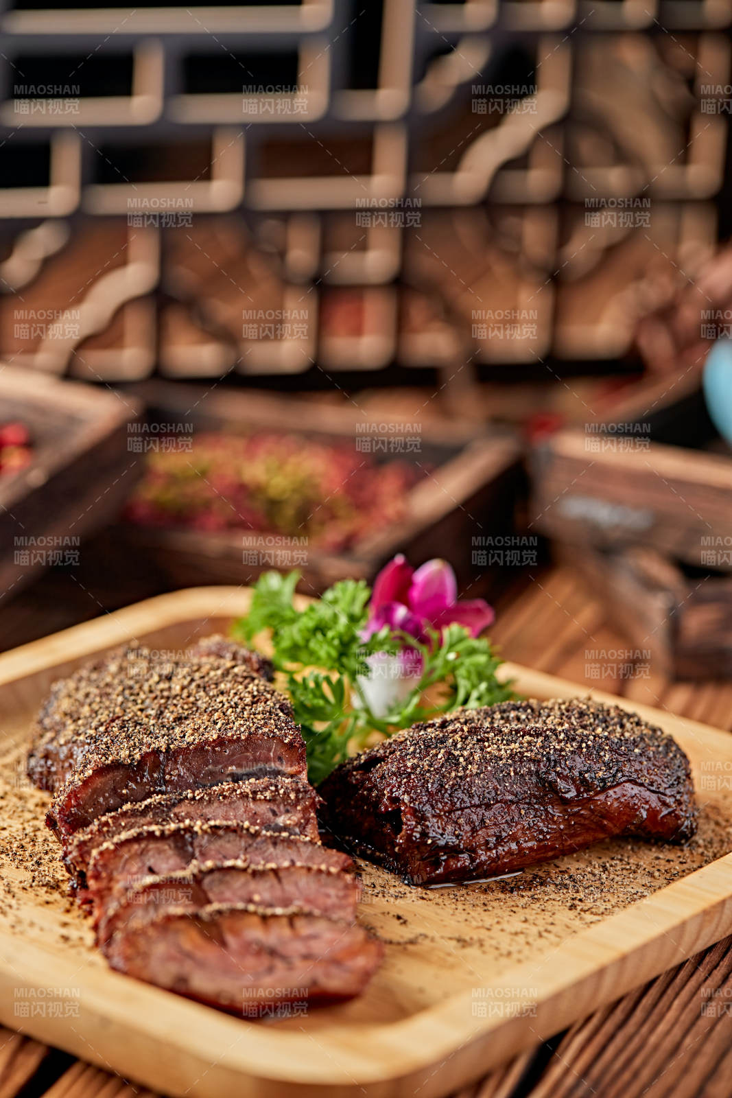 黑胡椒散粉香煎牛腱子图片