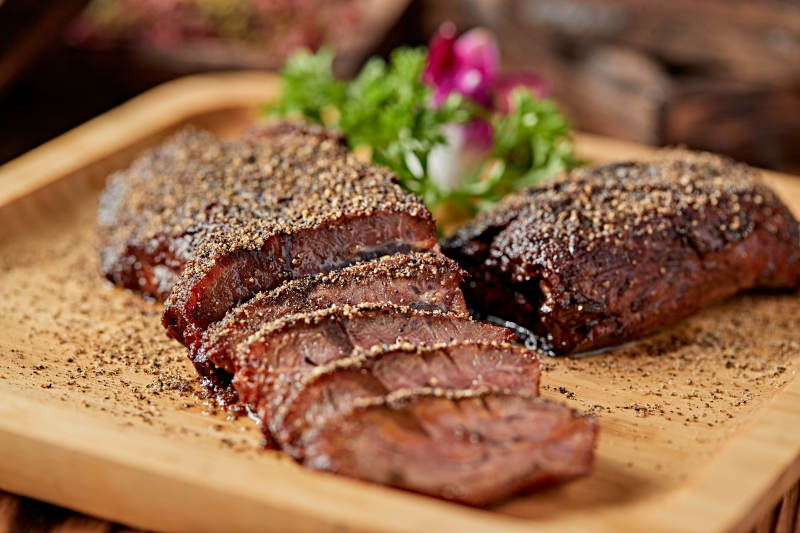 黑胡椒散粉香煎牛腱子图片