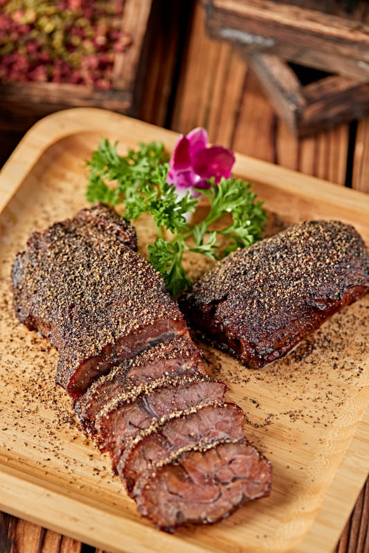 黑胡椒散粉香煎牛腱子图片