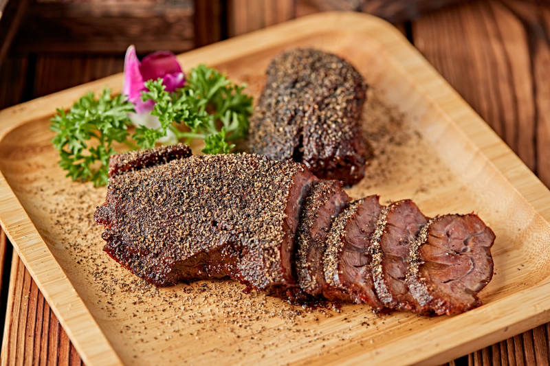 黑胡椒散粉香煎牛腱子图片