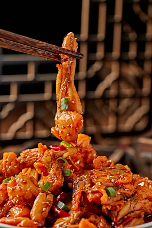 红油酸辣泡椒香水牛蛙图片