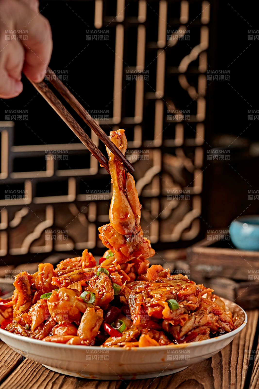 红油酸辣泡椒香水牛蛙图片