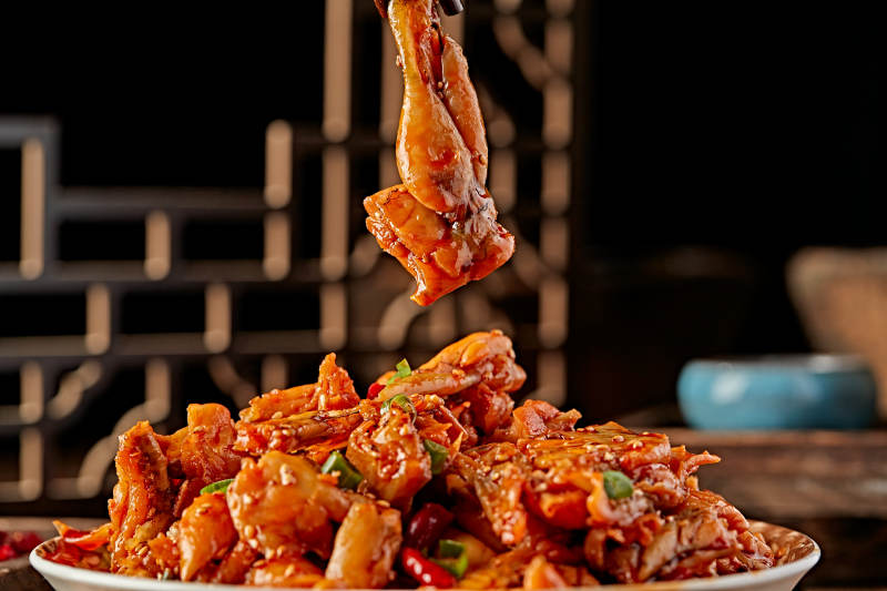 红油酸辣泡椒香水牛蛙图片