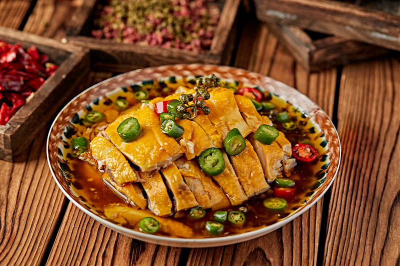 葱香藤椒香辣口水鸡图片