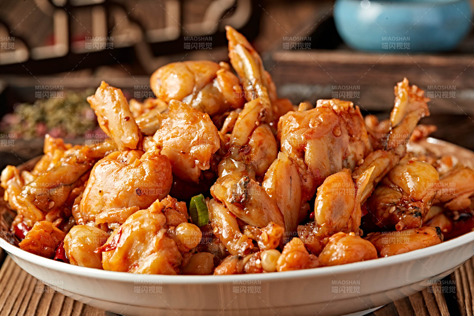 红油酸辣泡椒香水牛蛙图片