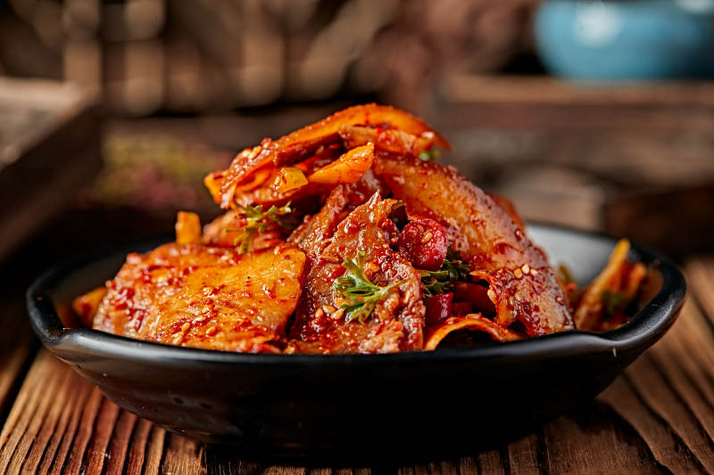 红油香辣烟熏猪五花肉切片图片