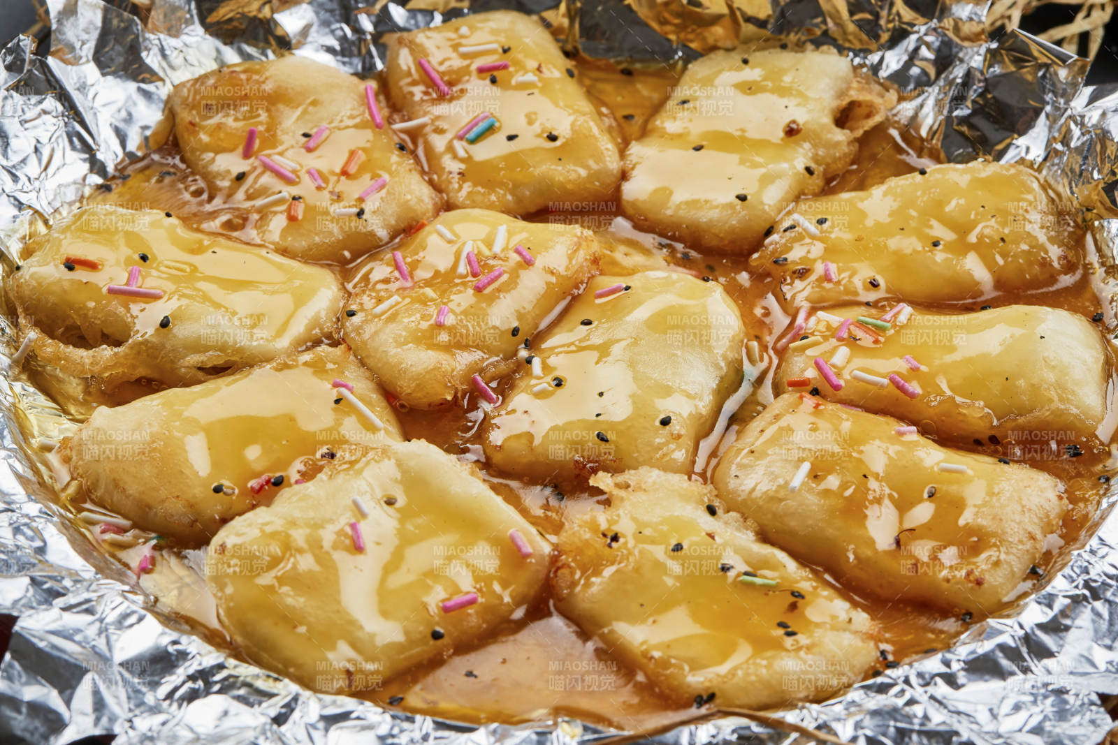 木托铁板蜜汁奶豆腐切片图片