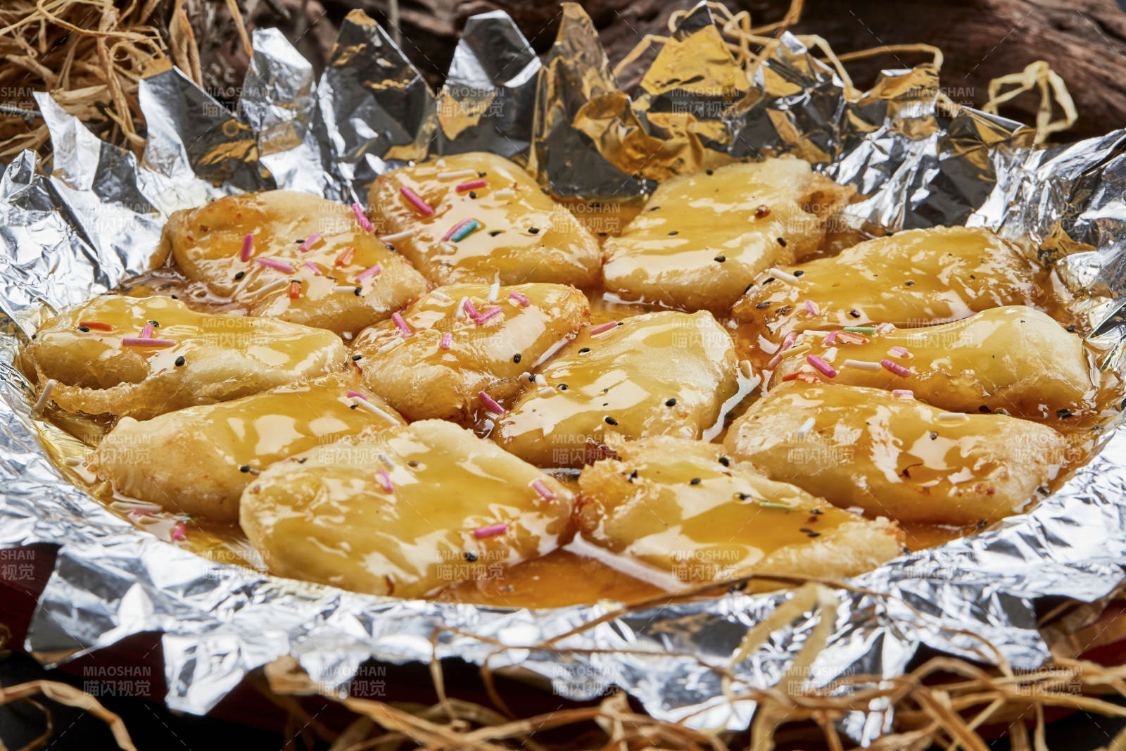 木托铁板蜜汁奶豆腐切片图片