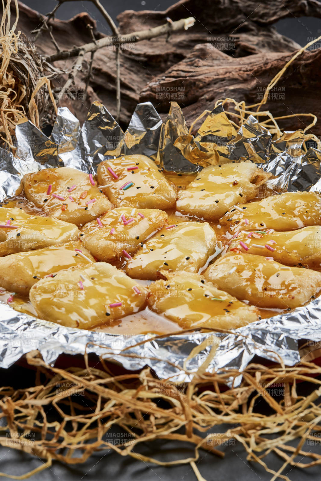 木托铁板蜜汁奶豆腐切片图片