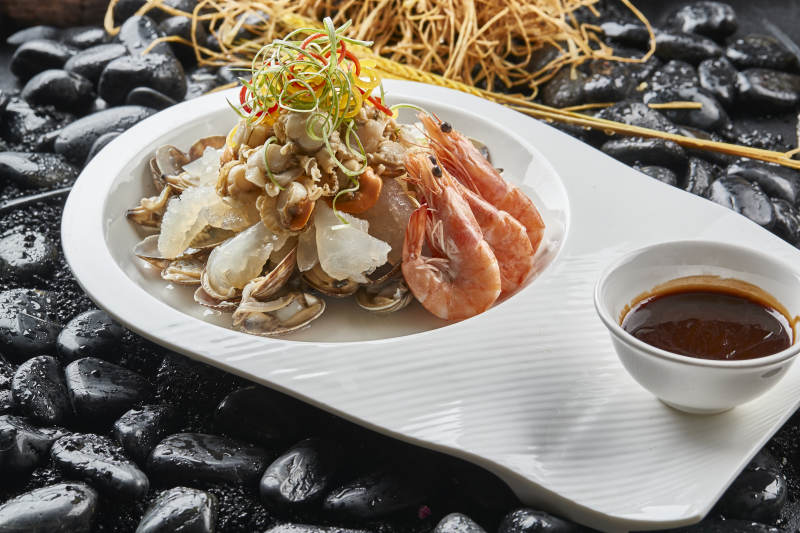 浇汁小海鲜海蜇皮花蛤扇贝肉明虾图片