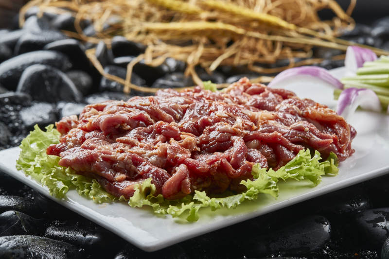 烤肉食材腌渍极品牛五花肉图片