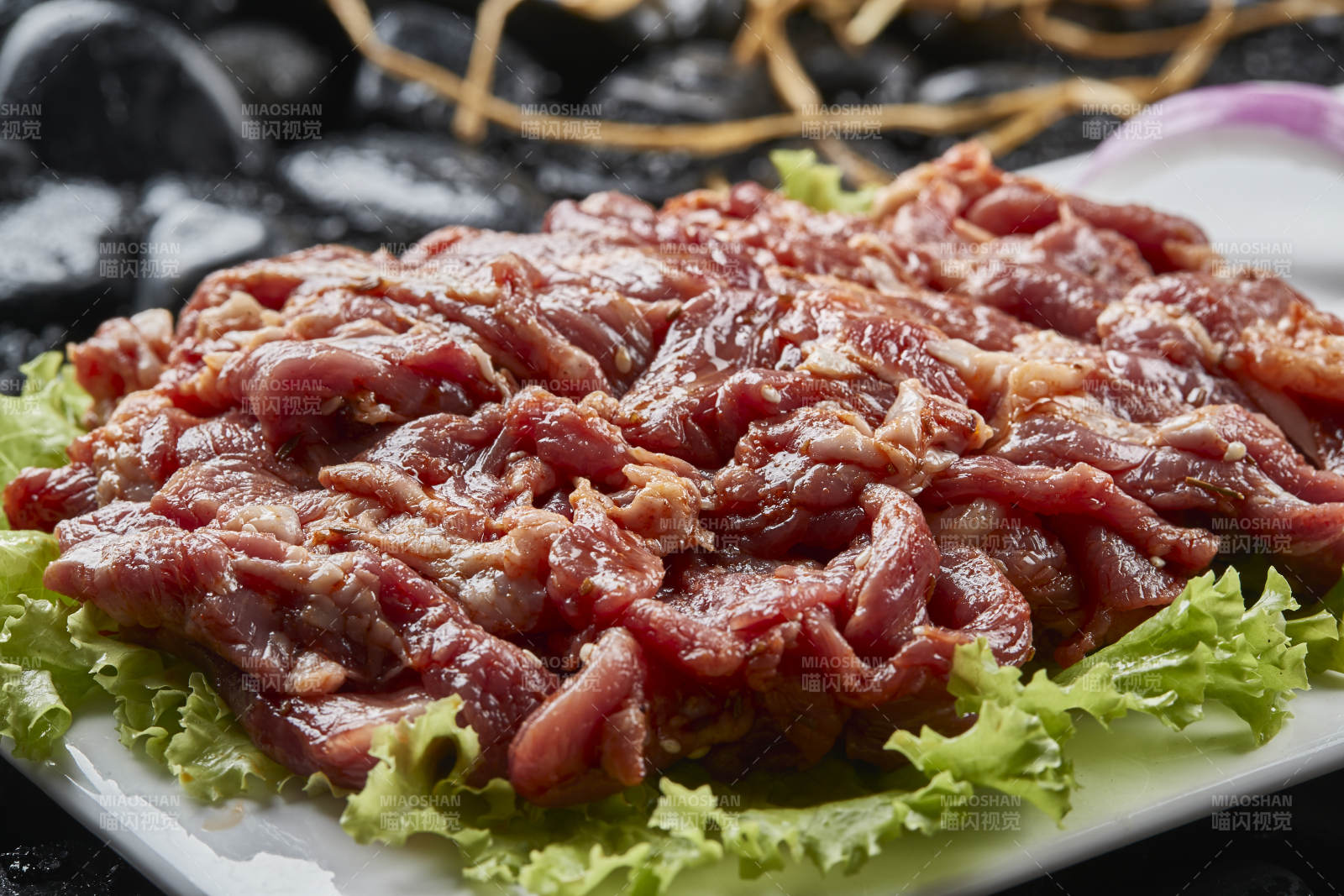 烤肉食材腌渍极品牛五花肉图片