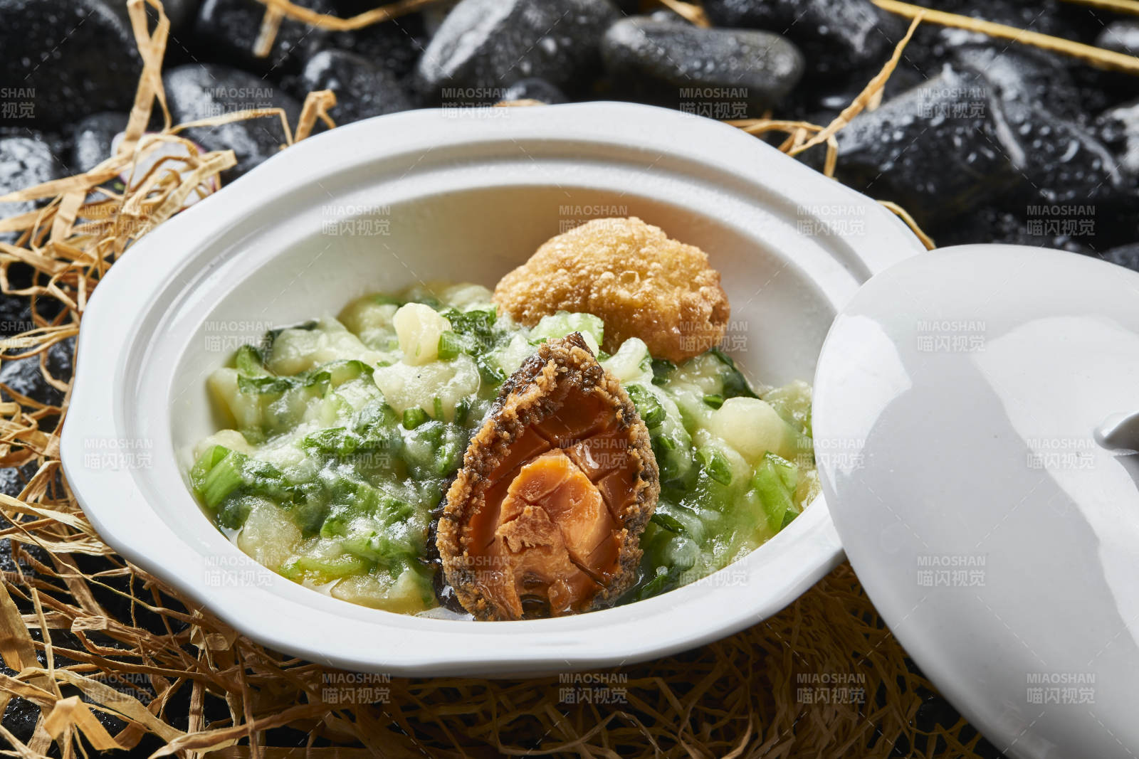 砂锅土豆小白菜配鲜鲍油炸黄糕图片